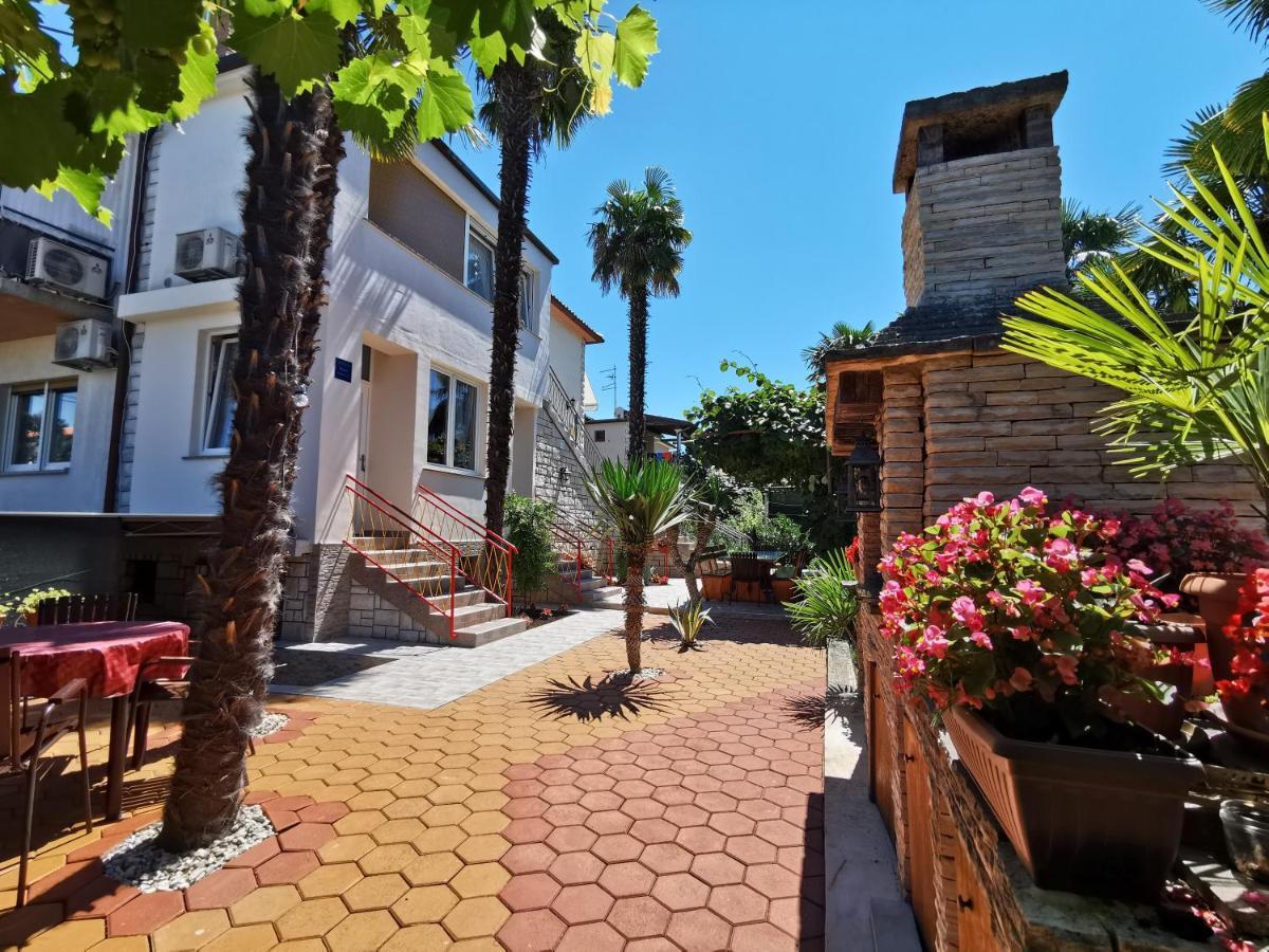 App & Room Le Palme Umag Exteriör bild
