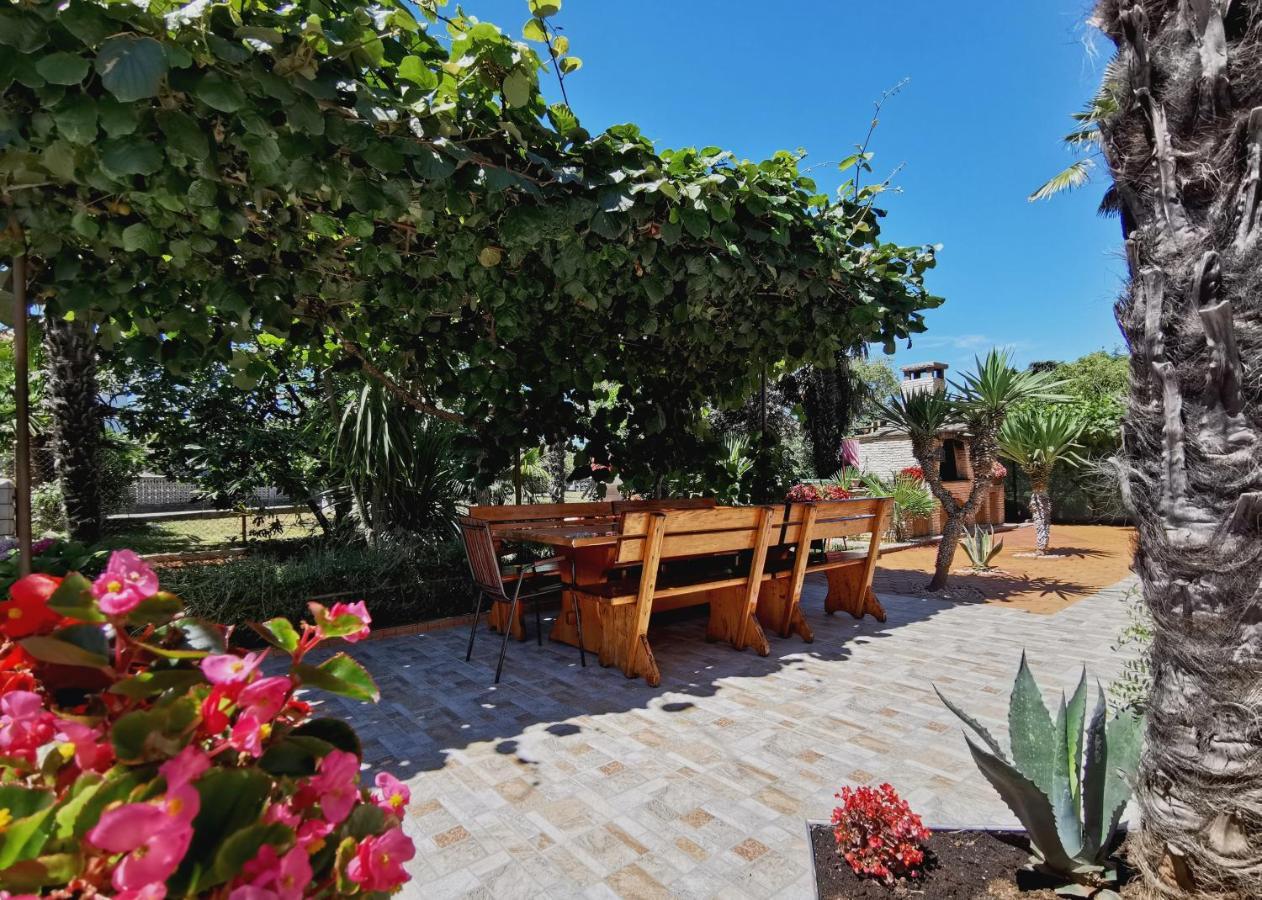 App & Room Le Palme Umag Exteriör bild