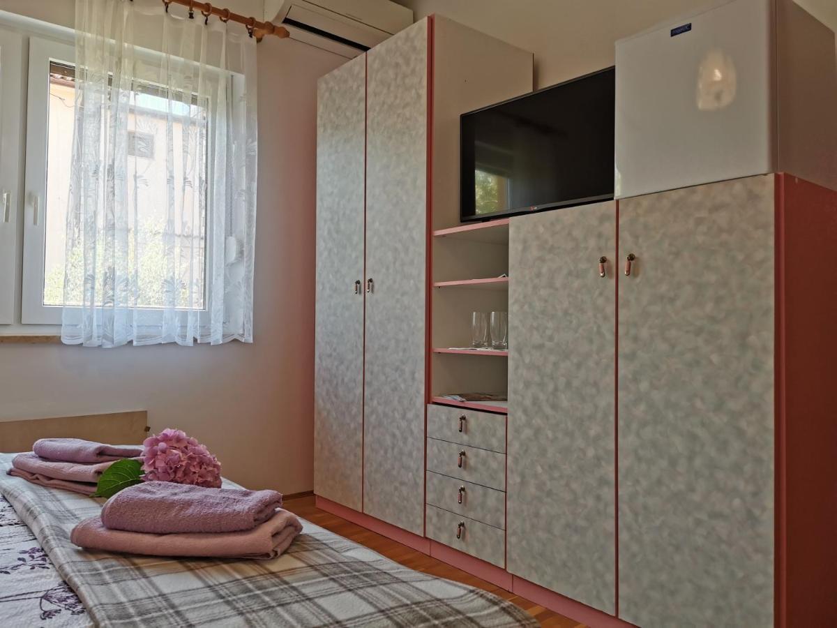 App & Room Le Palme Umag Exteriör bild