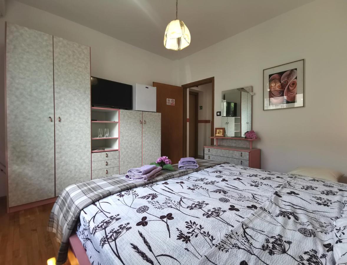 App & Room Le Palme Umag Exteriör bild